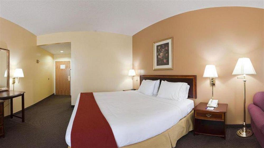 Holiday Inn Express Marshfield - Springfield Area By Ihg Extérieur photo