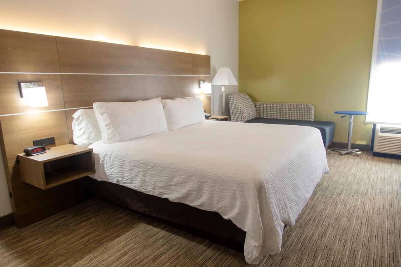 Holiday Inn Express Marshfield - Springfield Area By Ihg Extérieur photo