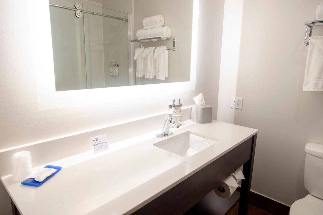 Holiday Inn Express Marshfield - Springfield Area By Ihg Extérieur photo