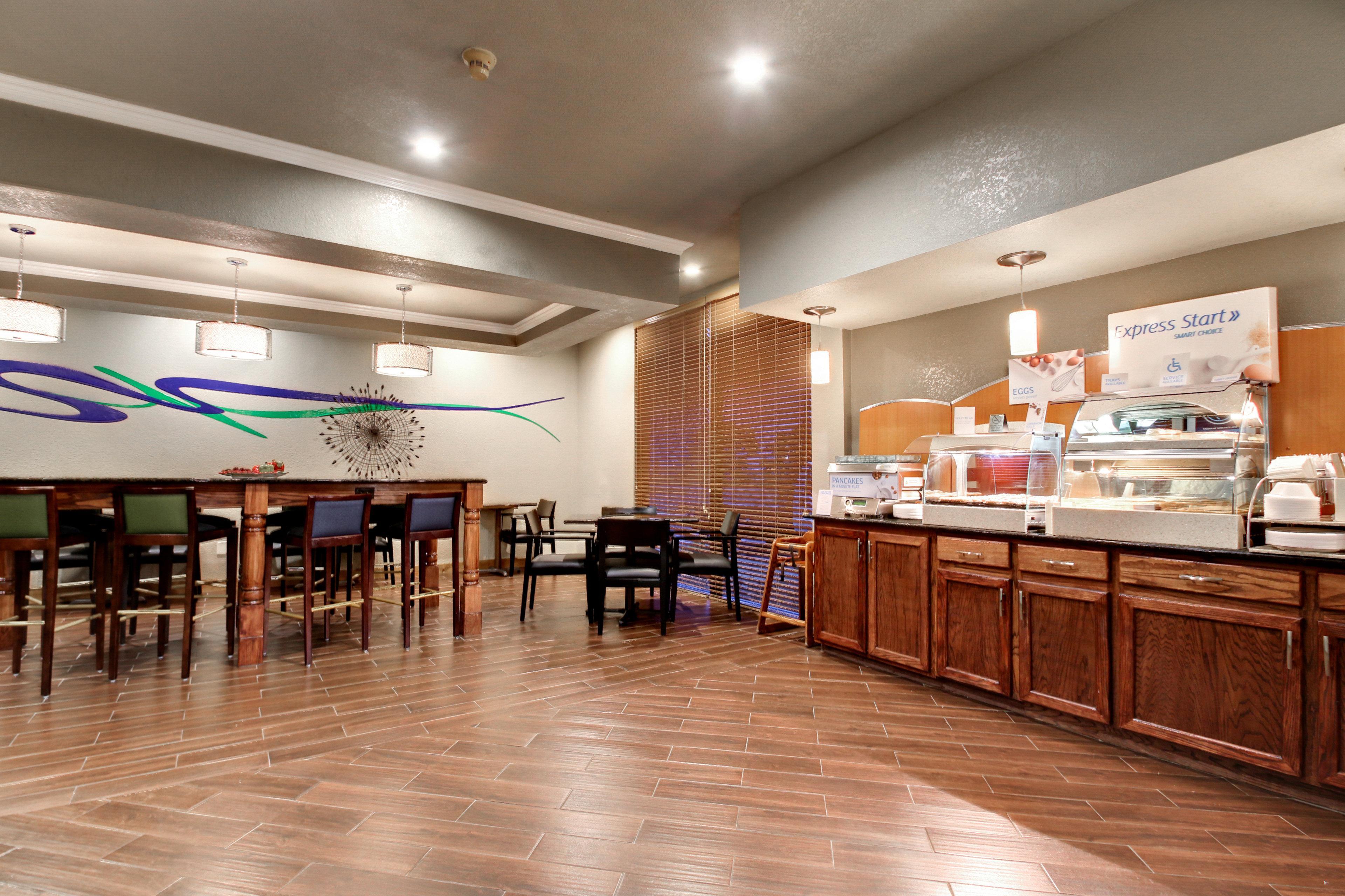 Holiday Inn Express Marshfield - Springfield Area By Ihg Extérieur photo