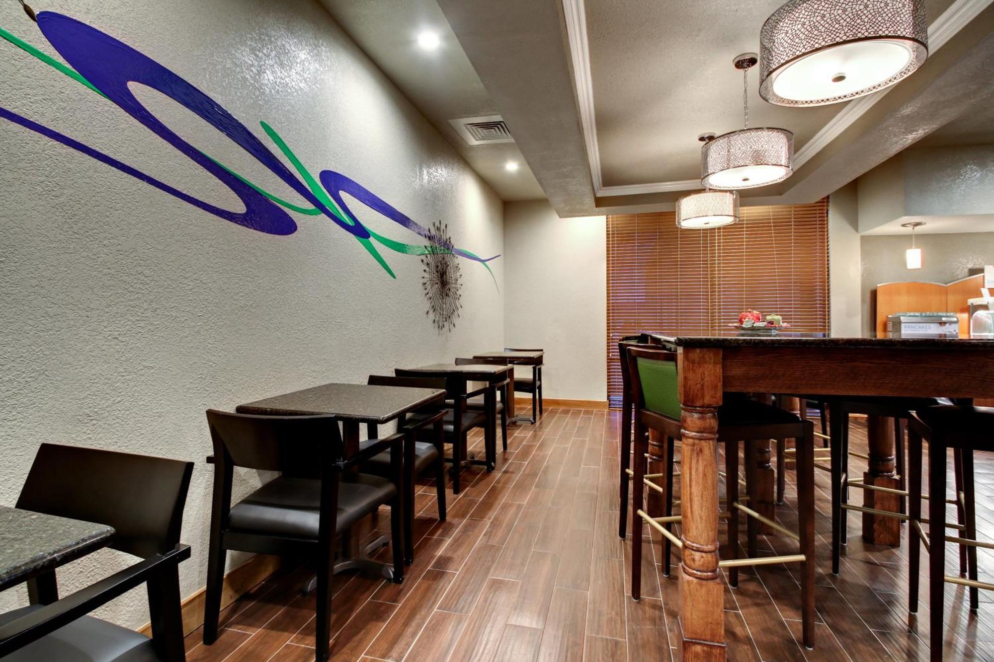 Holiday Inn Express Marshfield - Springfield Area By Ihg Extérieur photo